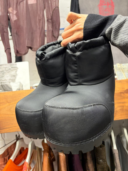 Balenciaga ‘Alaska’ Black Low Top Ski Boots