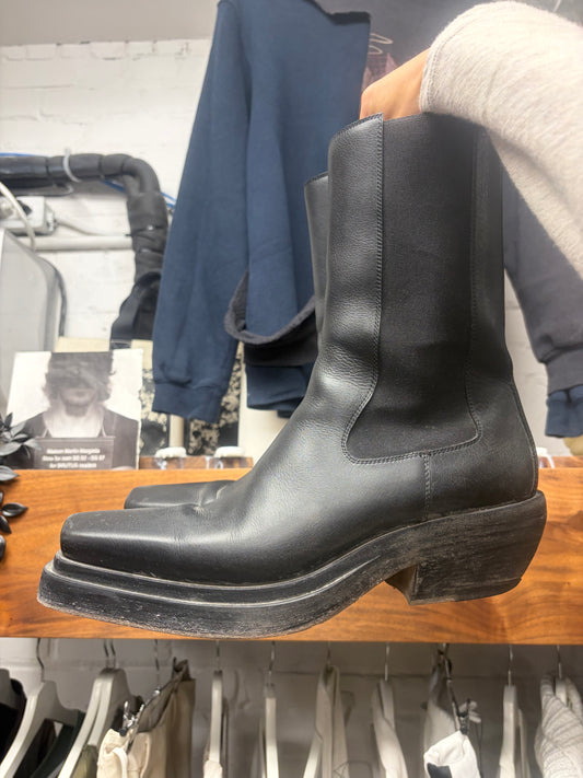 Bottega Veneta ‘The Lean’ Pointed Toe Leather Chelsea Boots