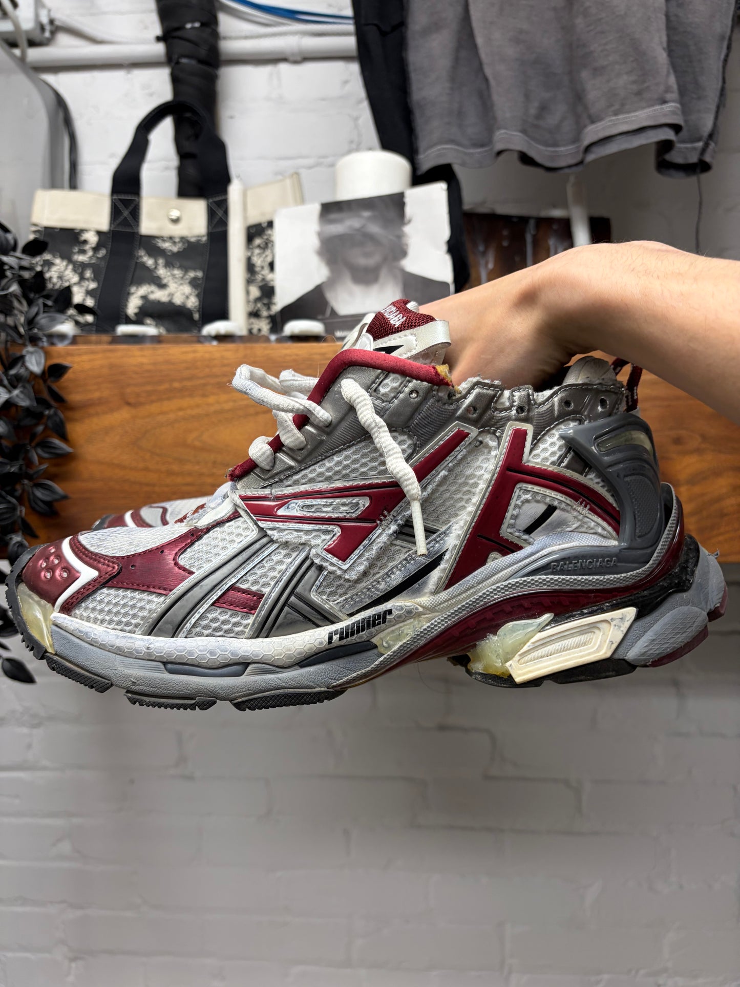 Balenciaga ‘Runner’ White/Burgundy Low Top Sneakers