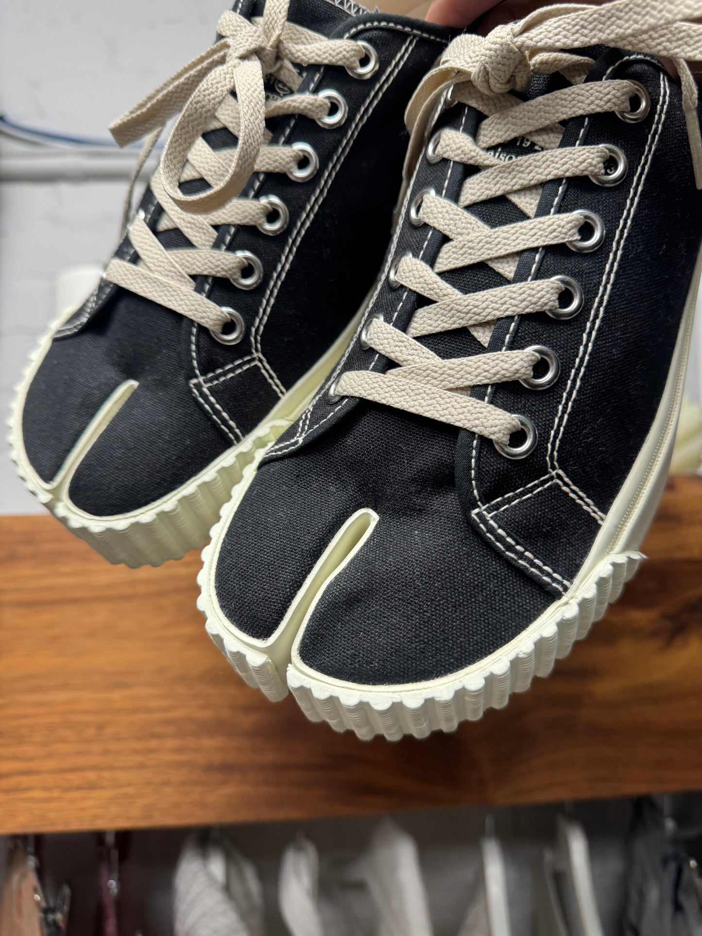 Maison Margiela ‘Tabi’ Low Top Sneakers