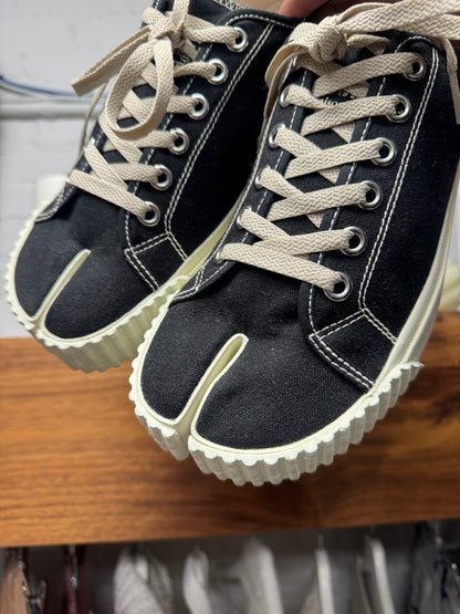 Maison Margiela ‘Tabi’ Low Top Sneakers