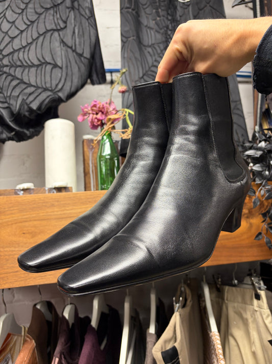Saint Laurent ‘Rainer’ Glossy Black Leather Pointed Toe Chelsea Boots
