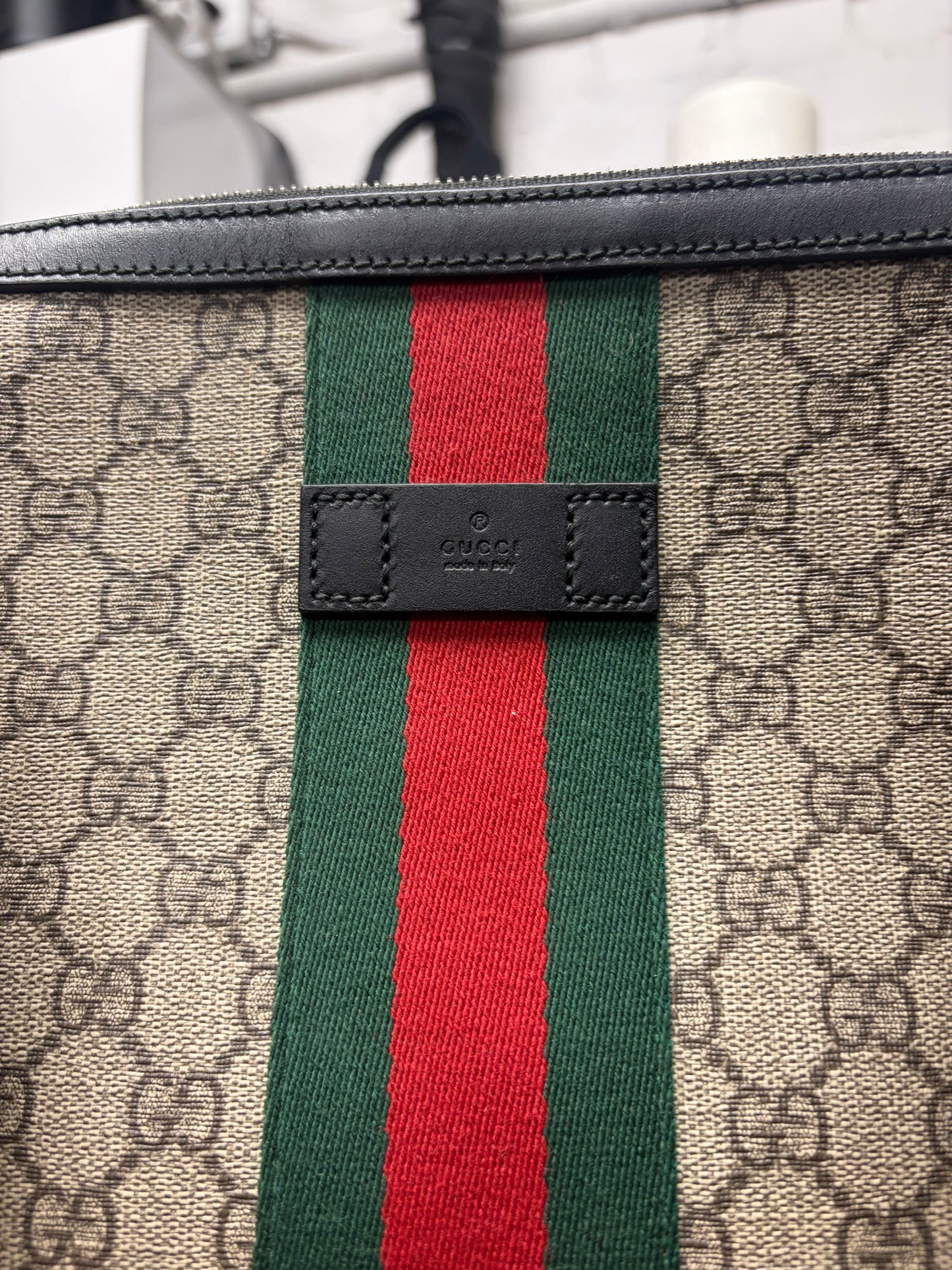 Gucci ‘GG Web Supreme’ Canvas Monogram Flat Messenger Bag