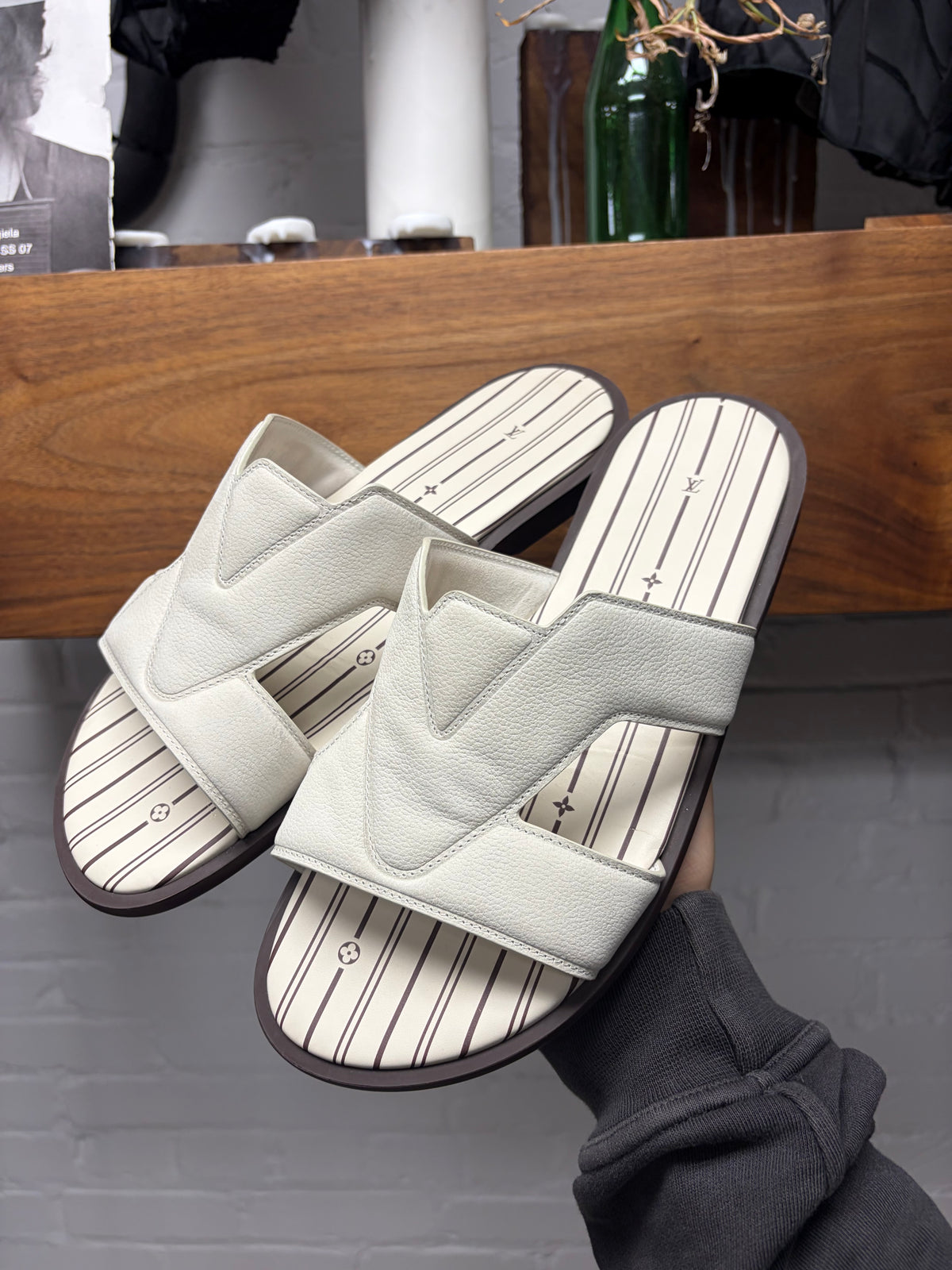 Louis Vuitton ‘LV Oasis Mule’ Grained Calf Leather Sandals