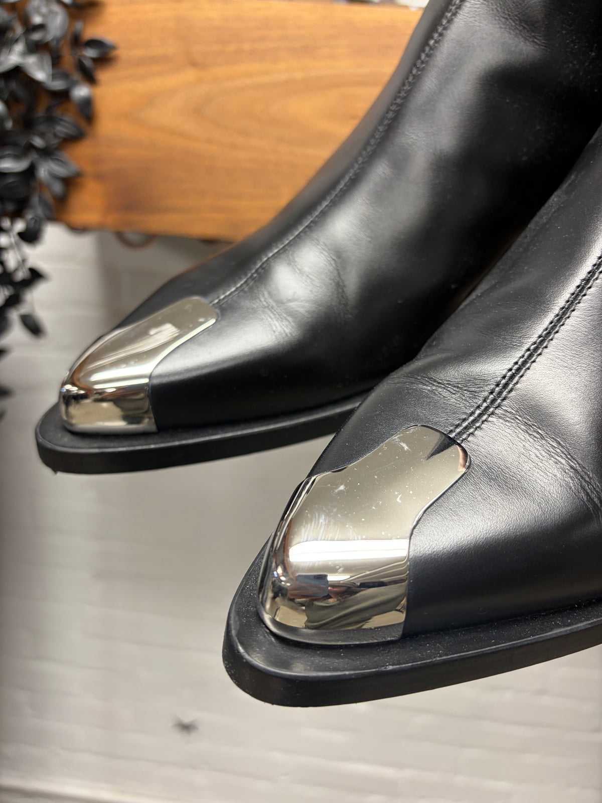 Alexander McQueen ‘Punk’ Black/Silver Toecap Leather Pointed Chelsea Boots