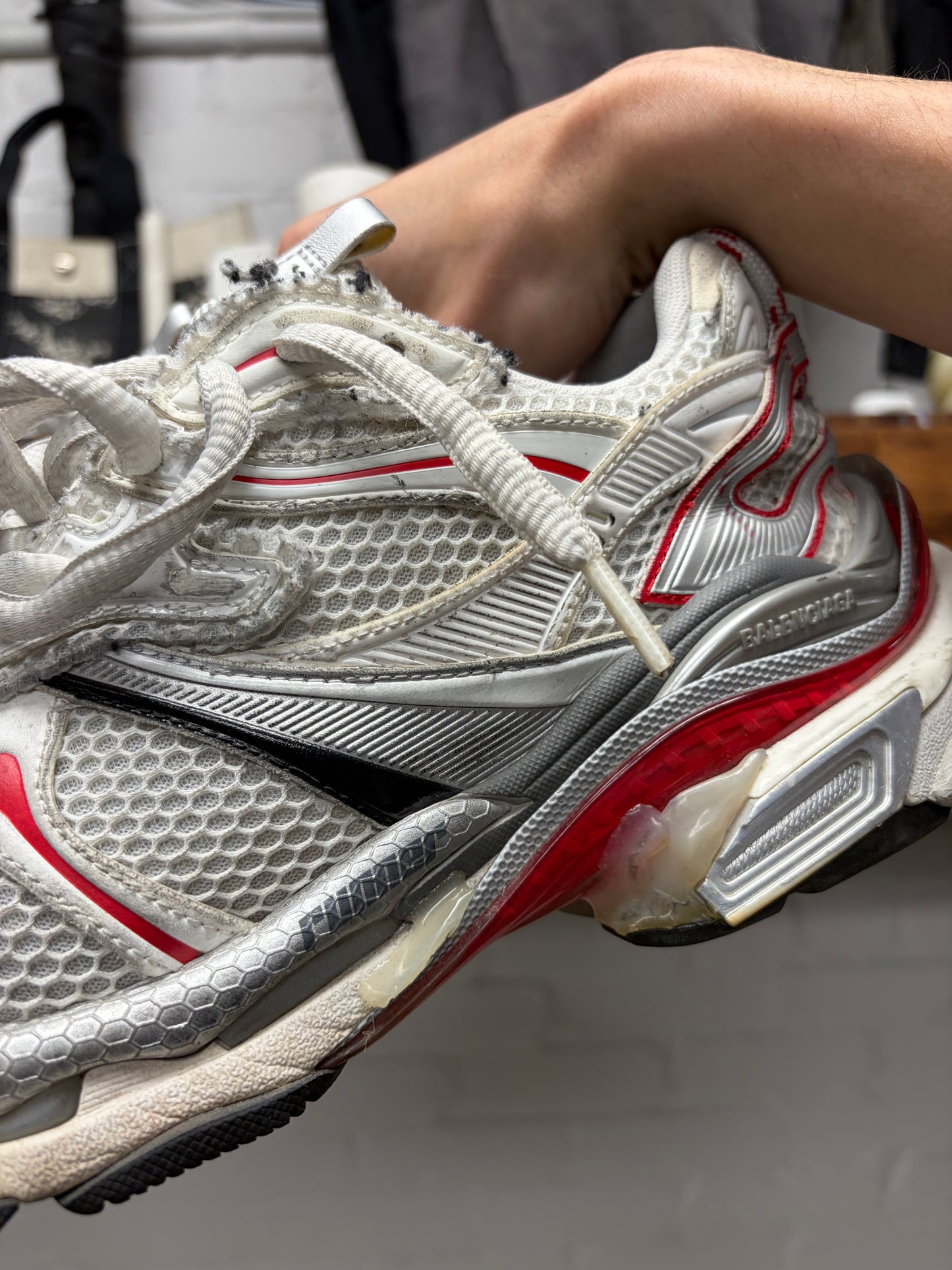 Balenciaga ‘Runner’ White/Red Low Top Sneakers