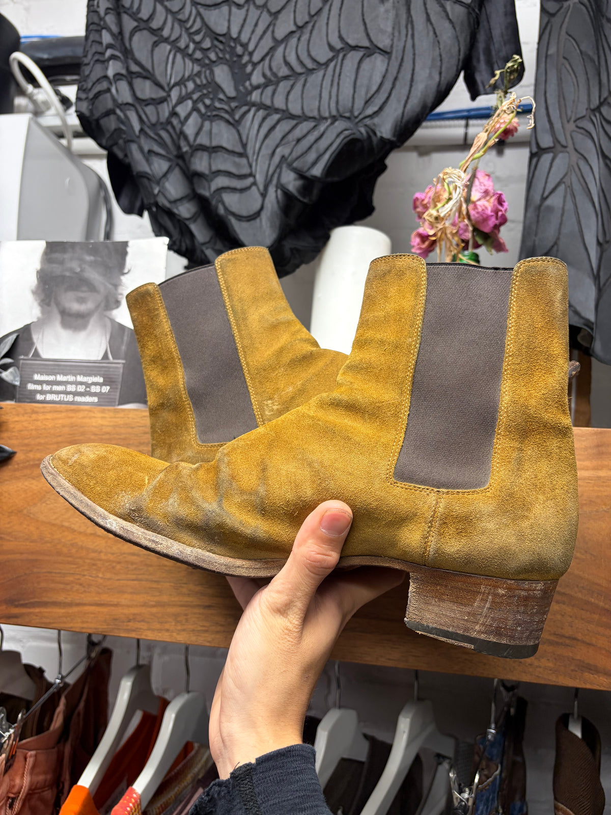 Saint Laurent Brown Suede ‘Wyatt’ Pointed Toe Chelsea Boots