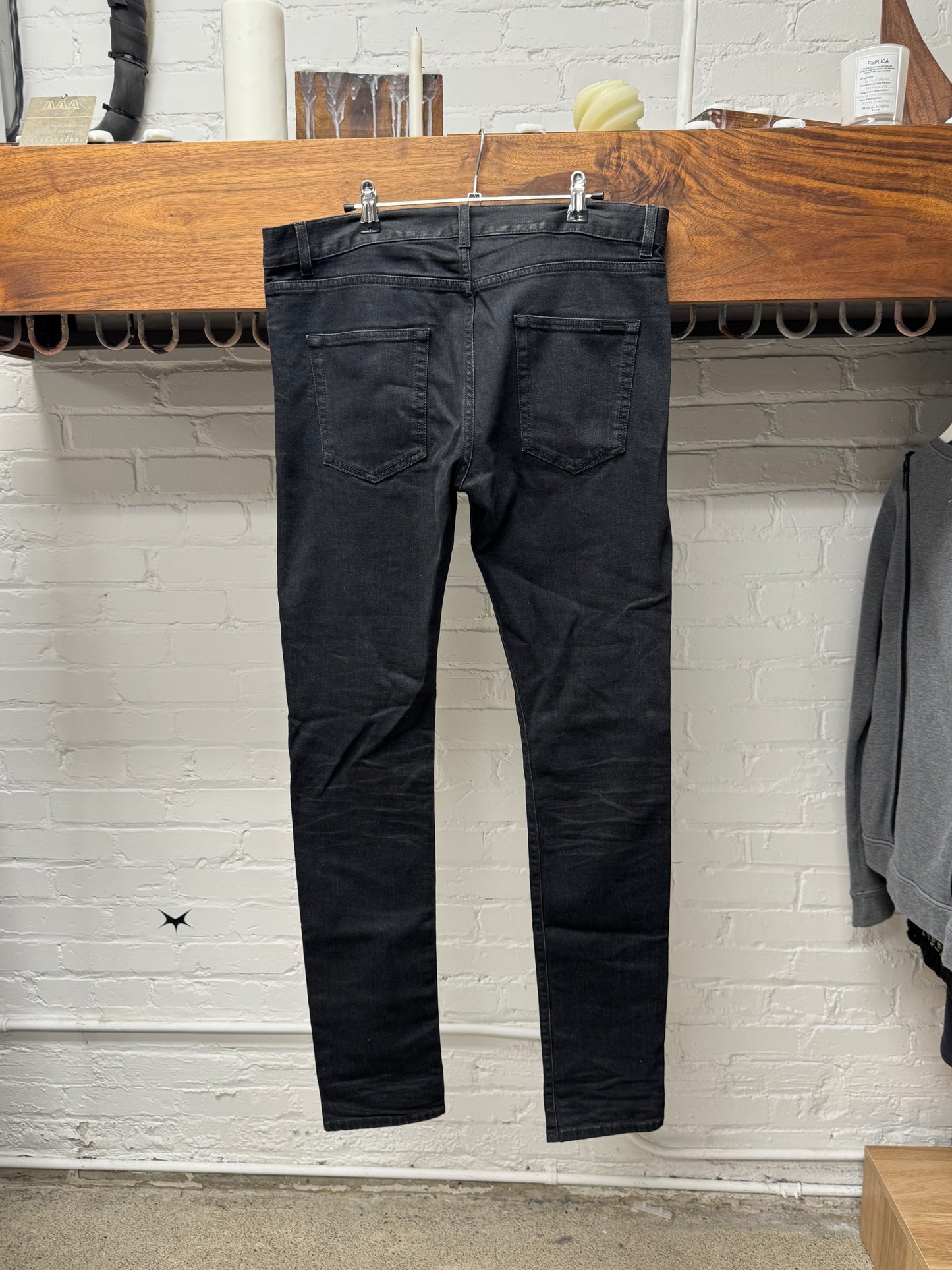 2020 Saint Laurent ‘D02’ Black Skinny Cut Denim