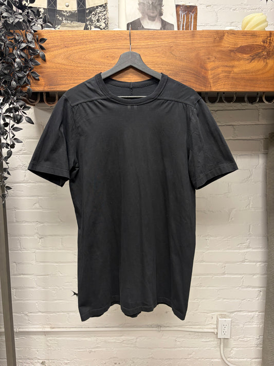 AW2023 Rick Owens ‘Luxor’ Black ‘Level’ T-Shirt