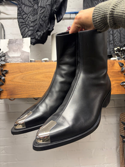 Alexander McQueen ‘Punk’ Black/Silver Toecap Leather Pointed Chelsea Boots