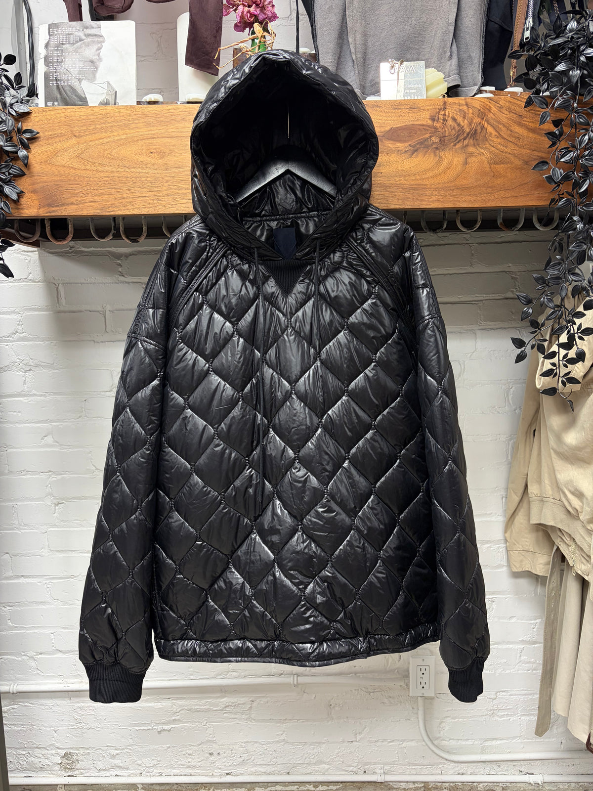 AW2022 Juun.J Insulated Black Quilted Pullover Hoodie