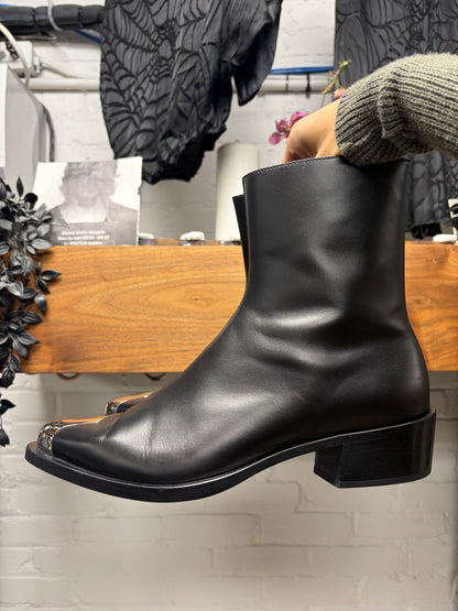 Alexander McQueen ‘Punk’ Black/Silver Toecap Leather Pointed Chelsea Boots