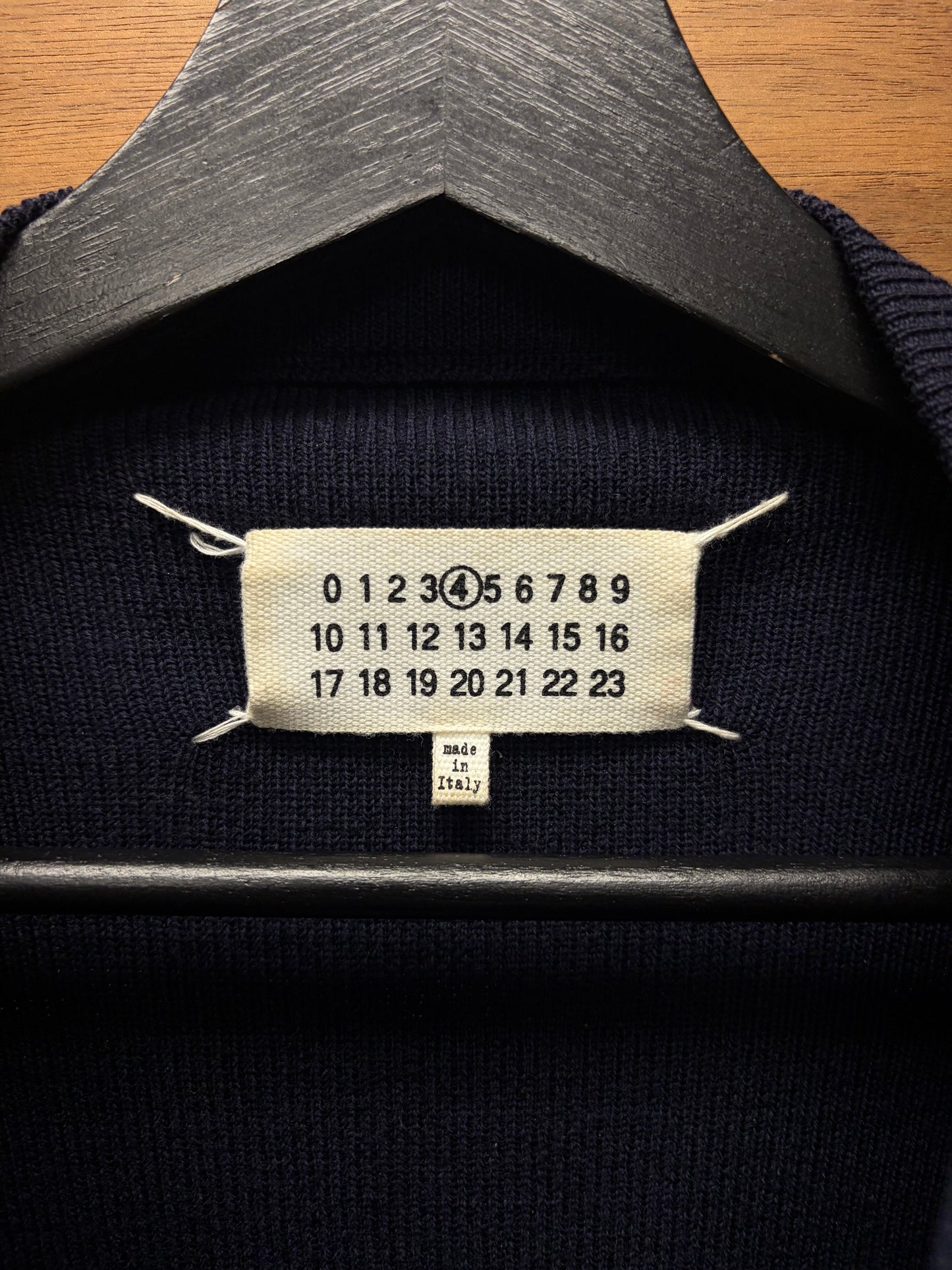 SS2015 Maison Margiela Leather Patch ‘Thumbhole’ Navy Blue Ribbed Knit Sweater