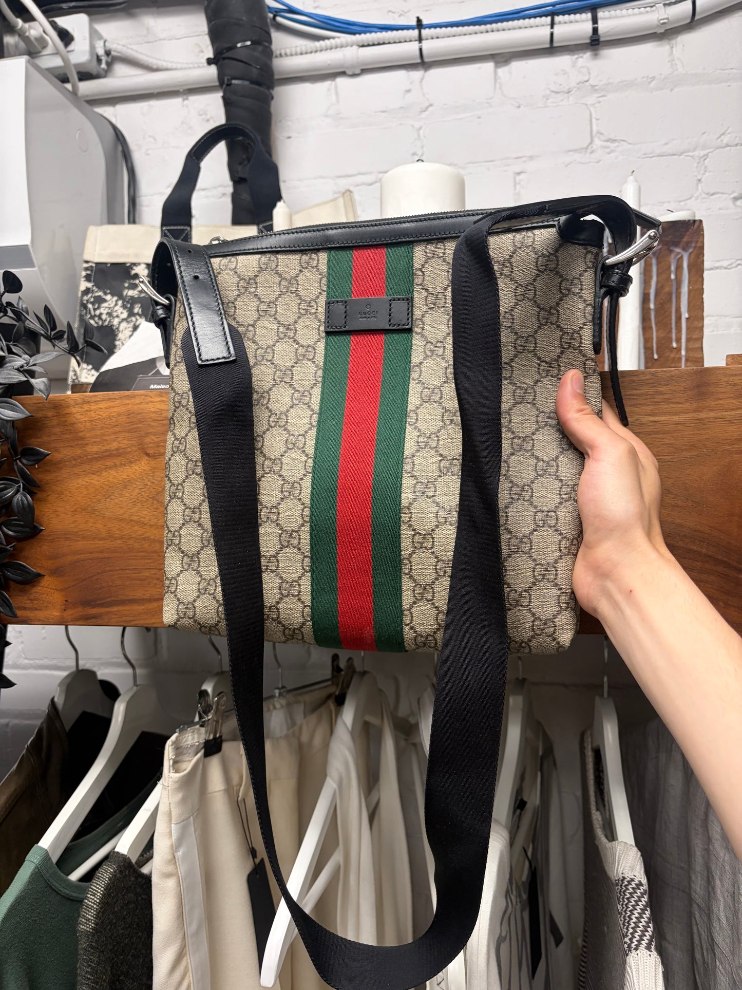 Gucci ‘GG Web Supreme’ Canvas Monogram Flat Messenger Bag