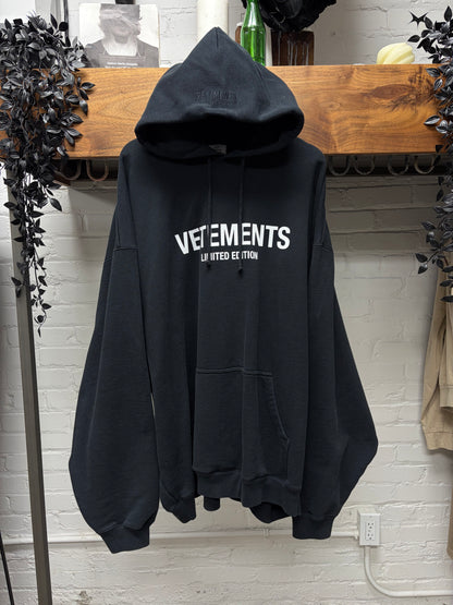 Vetements ‘Limited Edition’ Embroidered Logo Black/White Oversized Hoodie