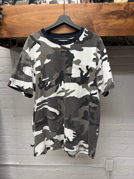 AW2018 Supreme ‘Snow Camo’ Pocket Logo T-Shirt