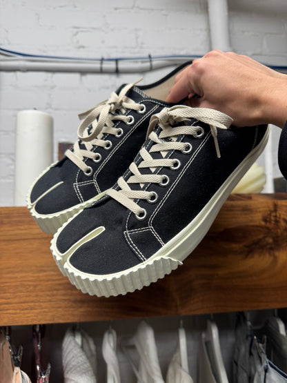 Maison Margiela ‘Tabi’ Low Top Sneakers