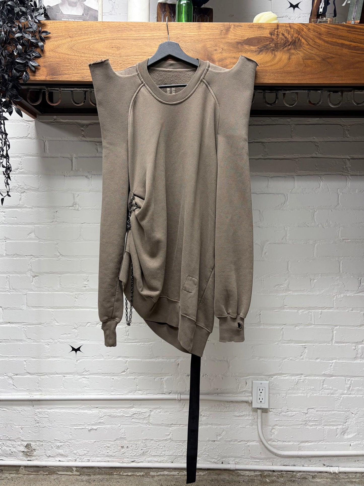 SS2025 Rick Owens ‘Hollywood’ Tec Shoulder Horns Dust Sweatshirt