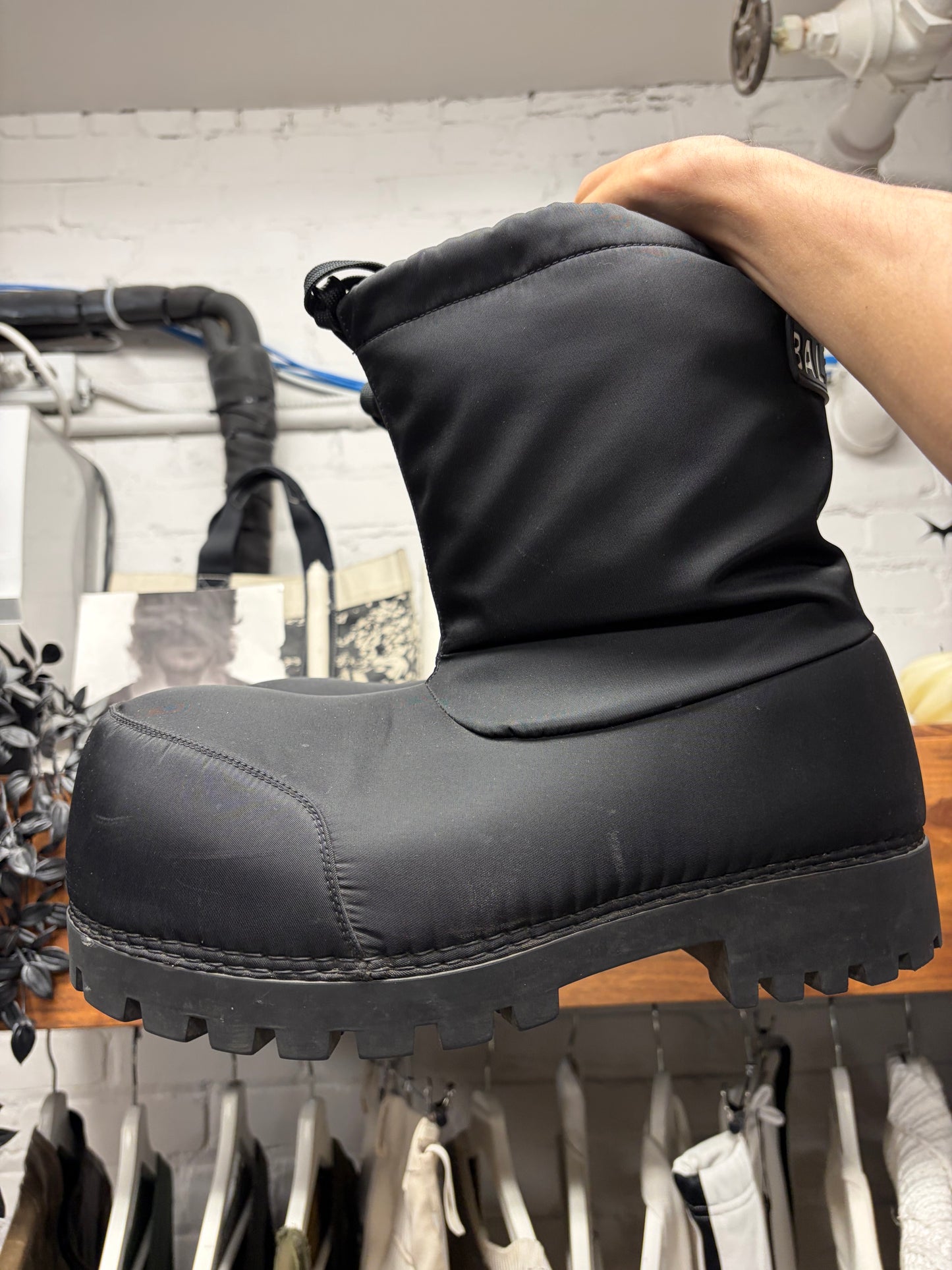 Balenciaga ‘Alaska’ Black Mid-Length Oversized Ski Boots