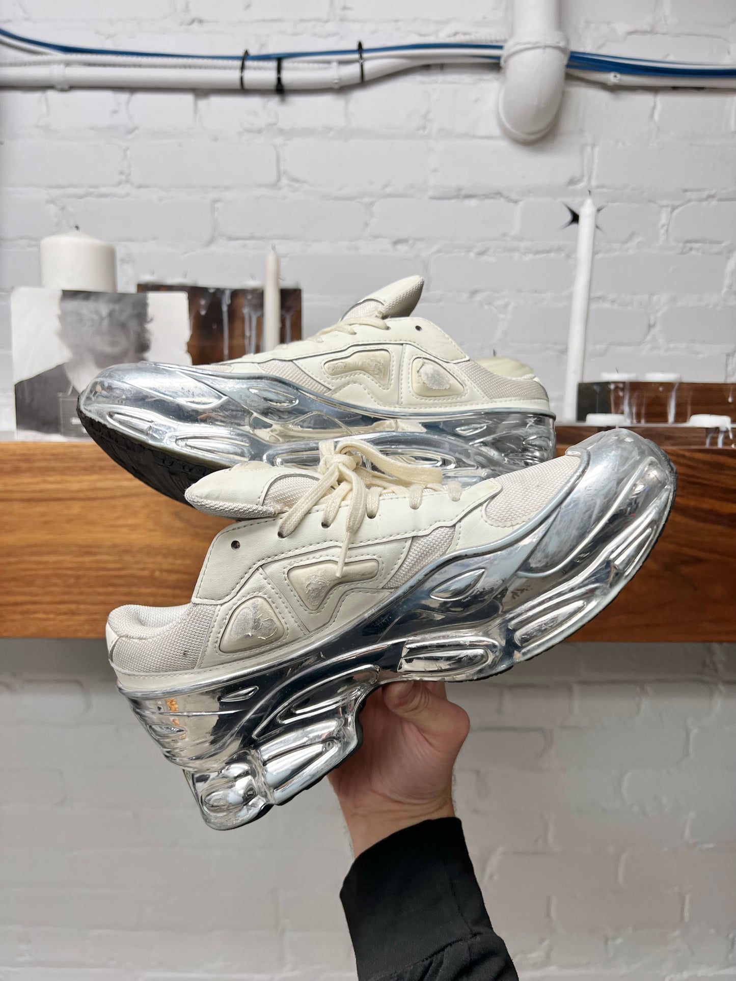 Raf Simons x Adidas ‘Ozweegos V3’ Silver/Cream Metallic Low Top Sneakers