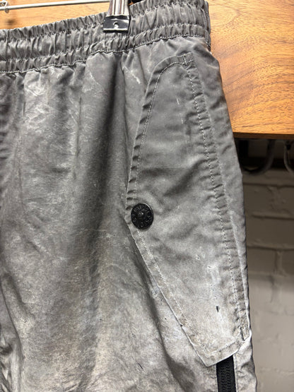SS2020 Stone Island Reflective Dust Plated Grey Shorts