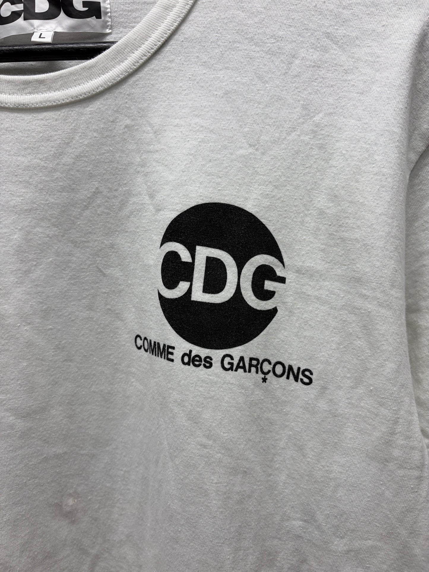 Comme Des Garçons ‘CDG’ Circular Logo White Graphic T-Shirt