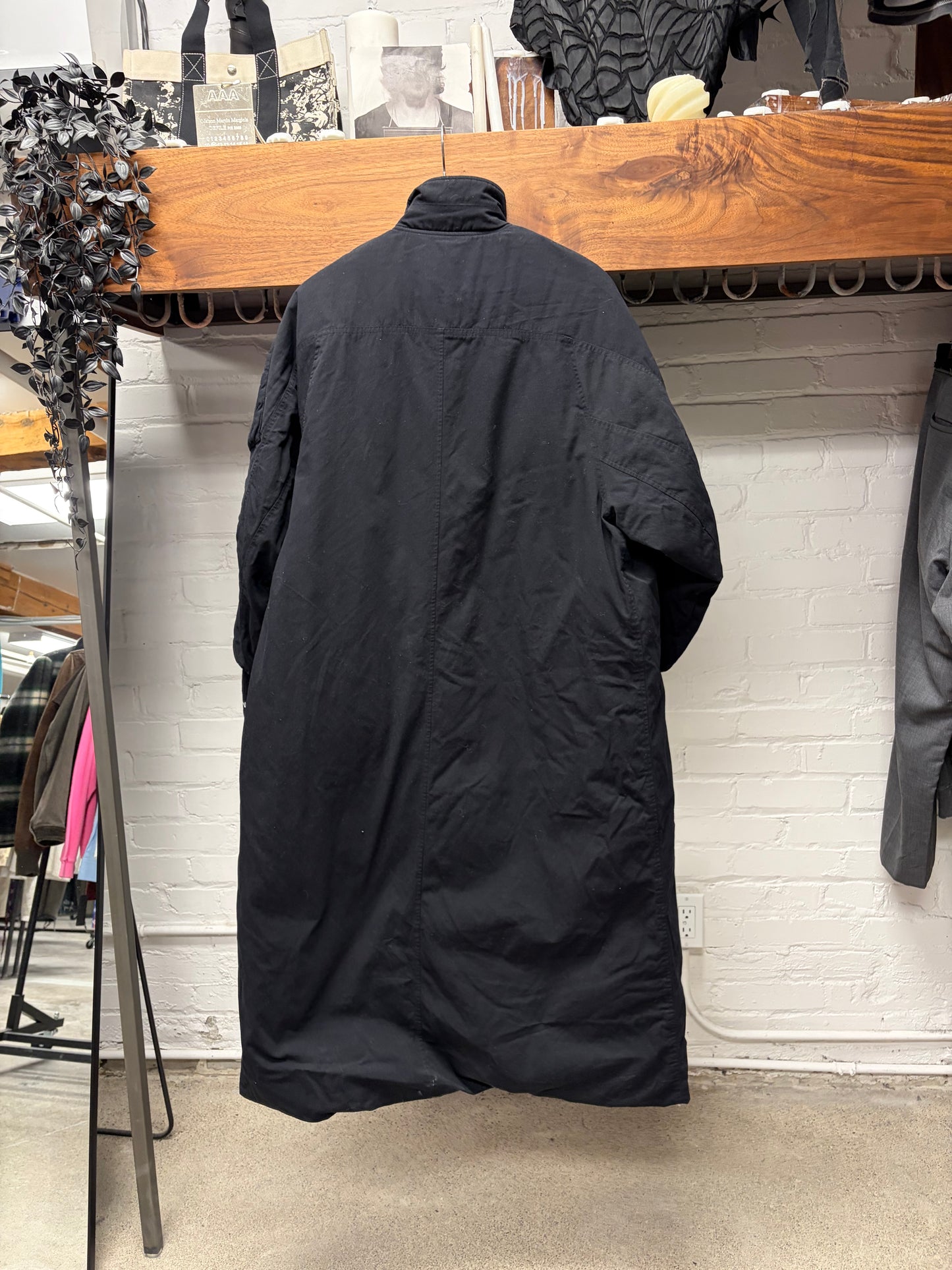 AW2018 Julius ‘Fingerless Gloves’ Cotton/Nylon Black Long Coat