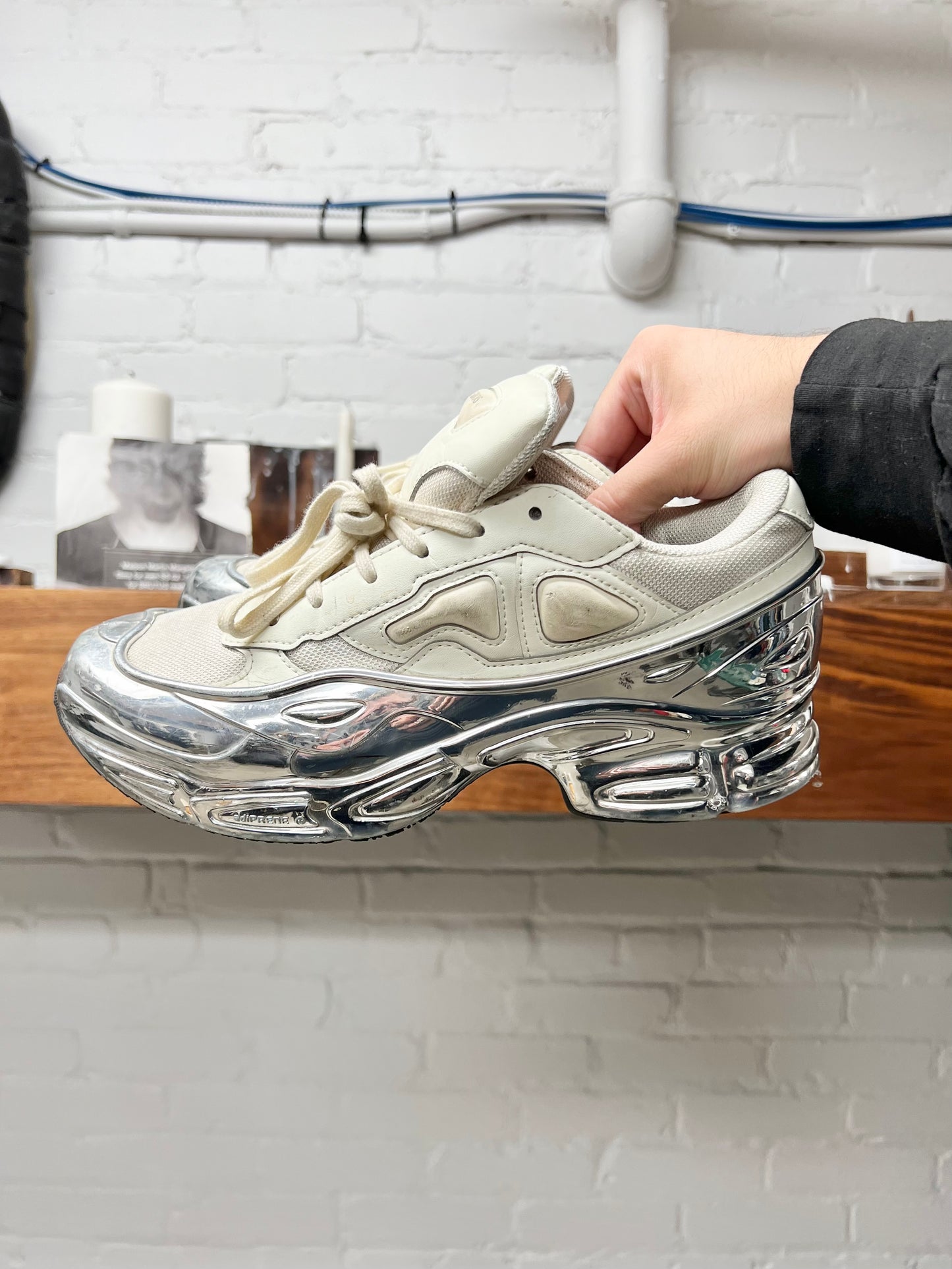 Raf Simons x Adidas ‘Ozweegos V3’ Silver/Cream Metallic Low Top Sneakers