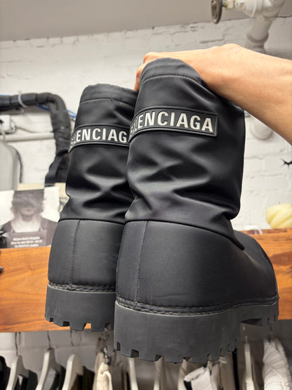 Balenciaga ‘Alaska’ Black Mid-Length Oversized Ski Boots