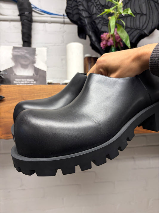Balenciaga ‘Hummer’ Black Leather Laceless Oversized Derbys