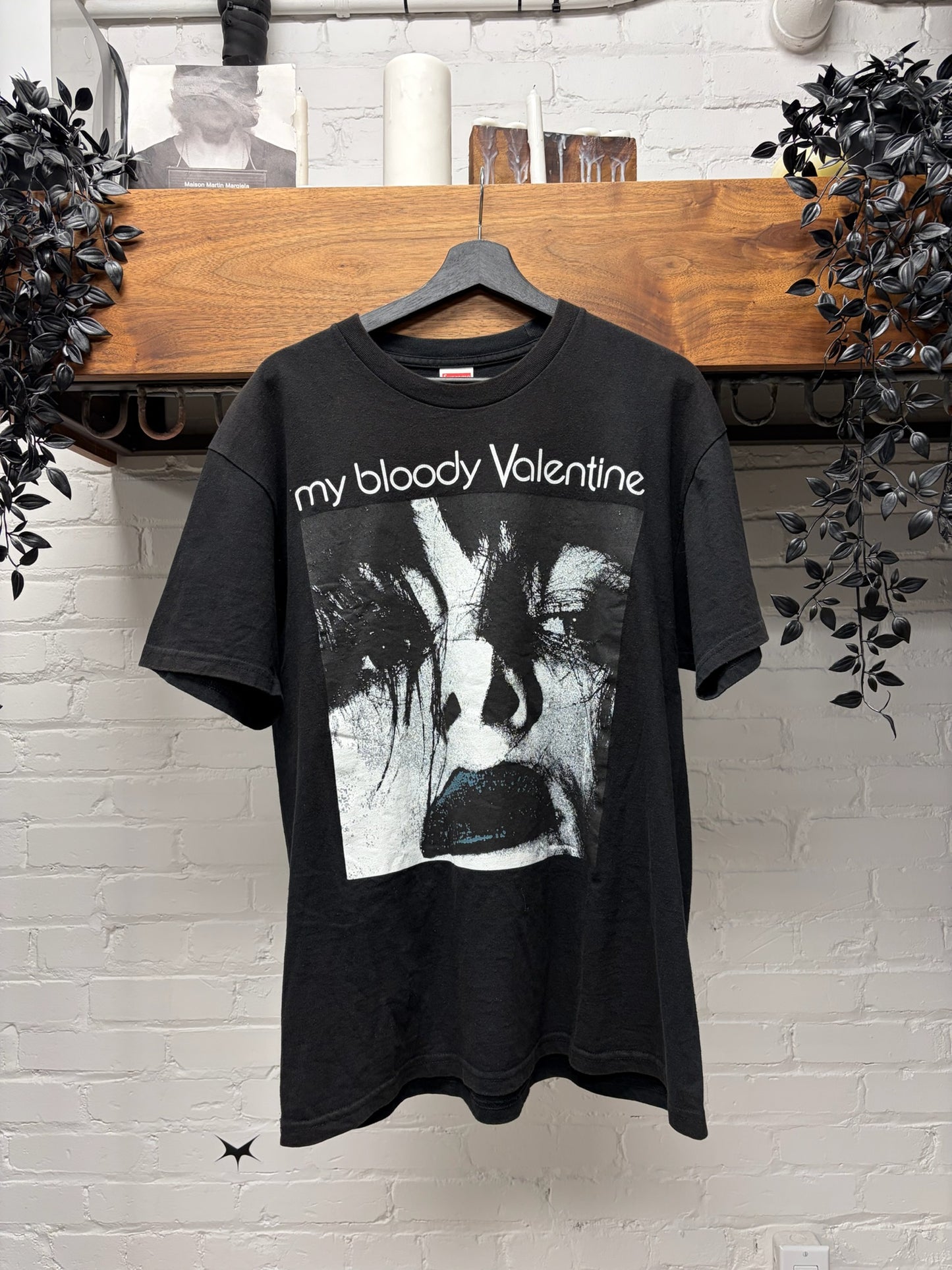 SS2020 Supreme x My Bloody Valentine ‘Feed me with Your Kiss’ Black Graphic T-Shirt