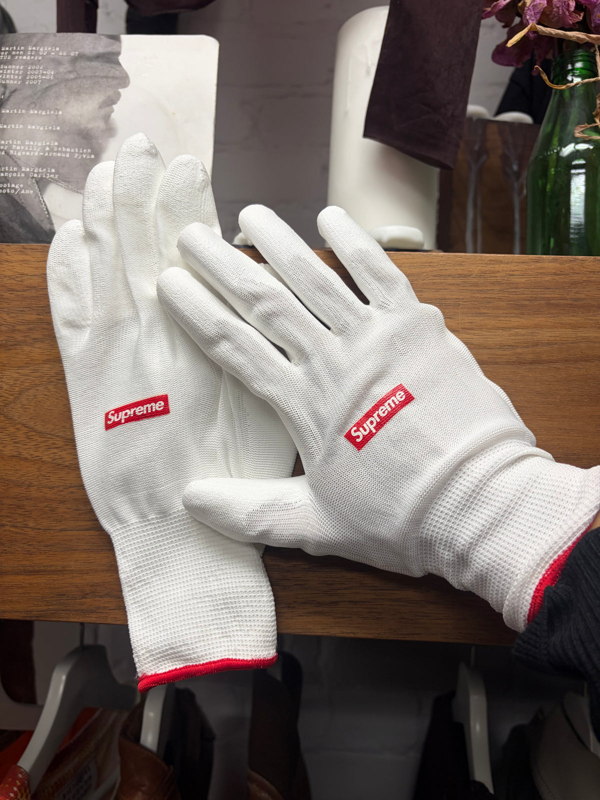 AW2020 Supreme Rubberized Box Logo Gloves