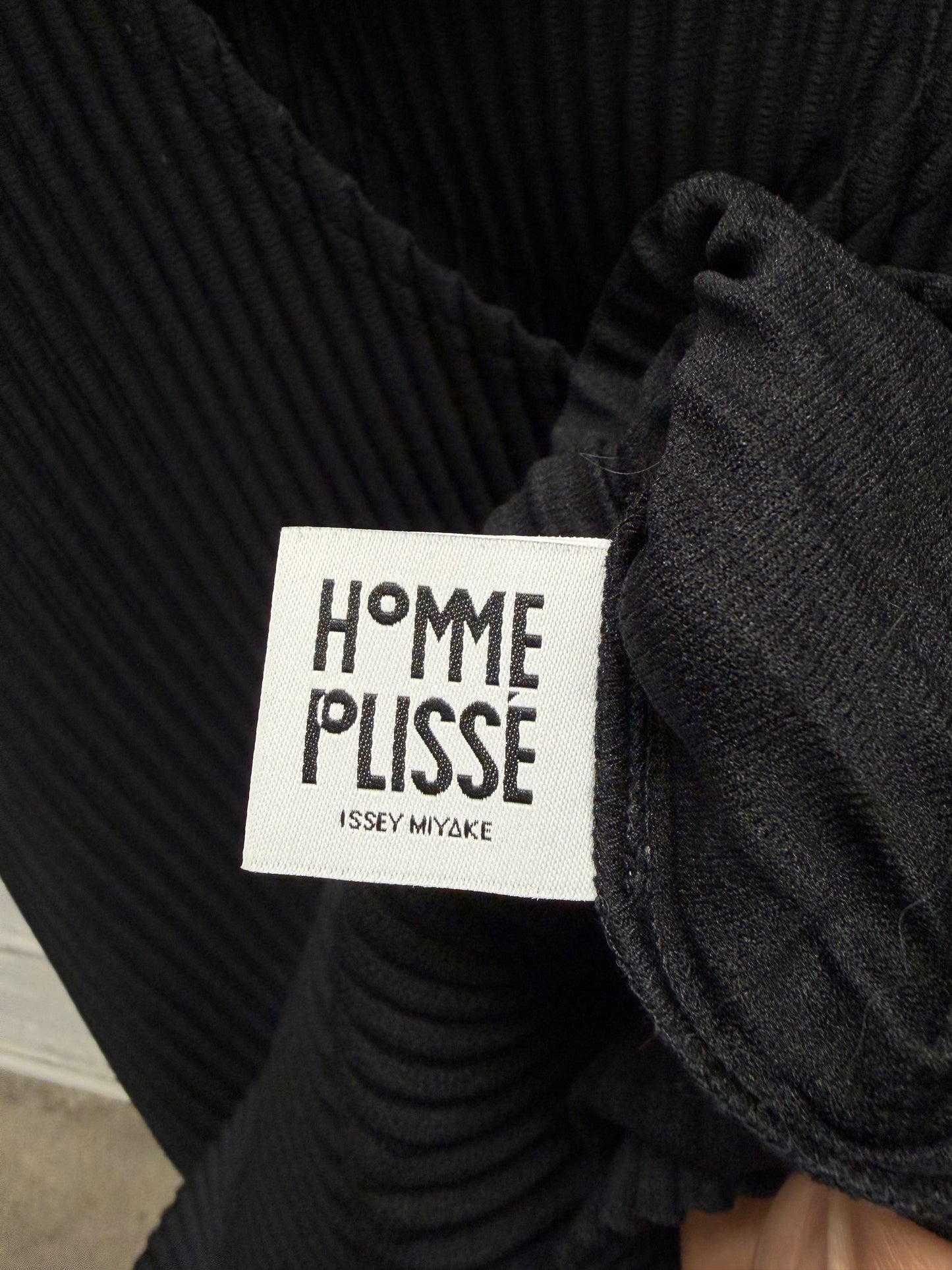Issey Miyake Homme Plisse Pleated Black V-Neck Sleeveless Top