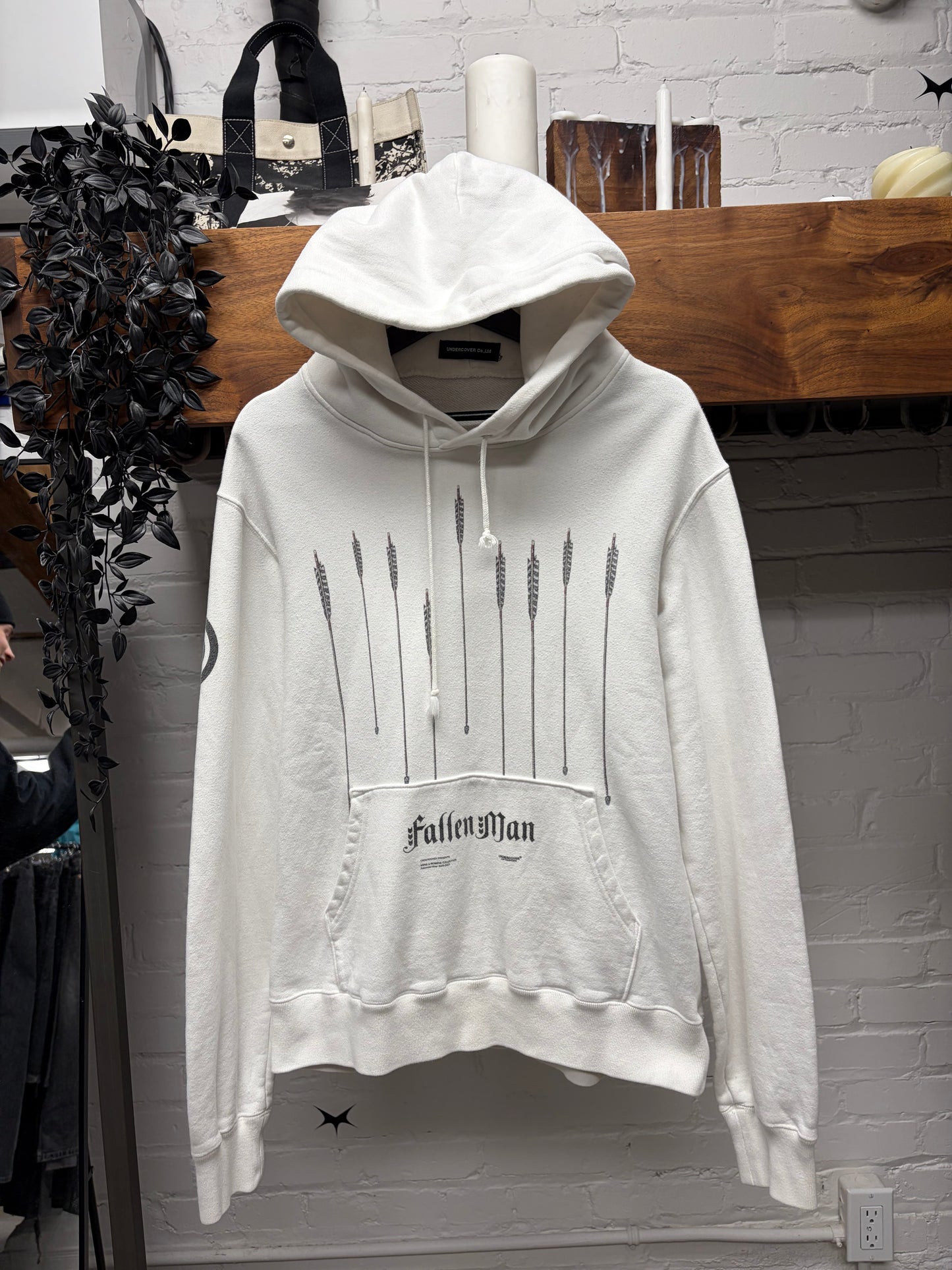 AW2020 Undercover ‘Fallen Man’ Arrow Rain White Graphic Hoodie