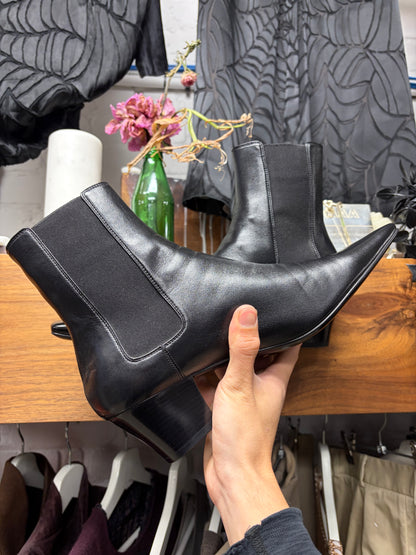 Saint Laurent ‘Rainer’ Glossy Black Leather Pointed Toe Chelsea Boots