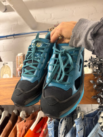 2018 Raf Simons x Adidas ‘Ozweegos’ Colonial Blue/Black Low Top Sneakers