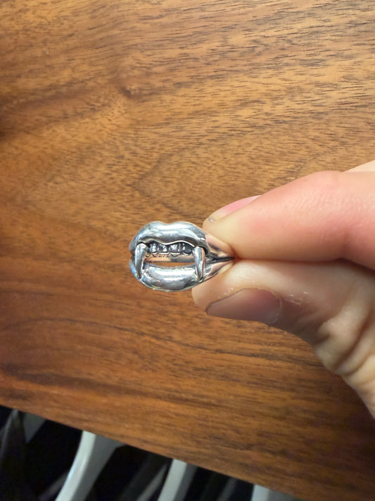 Yohji Yamamoto ‘Vampire’ 950 Solid Silver Fangs Ring
