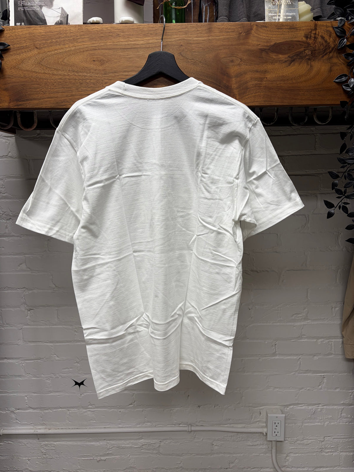SS2026 Supreme ‘Leash’ White Graphic T-Shirt