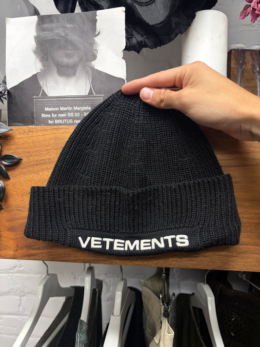 Vetements Ribbed Black ‘Limited Edition’ Embroidered Logo Beanie