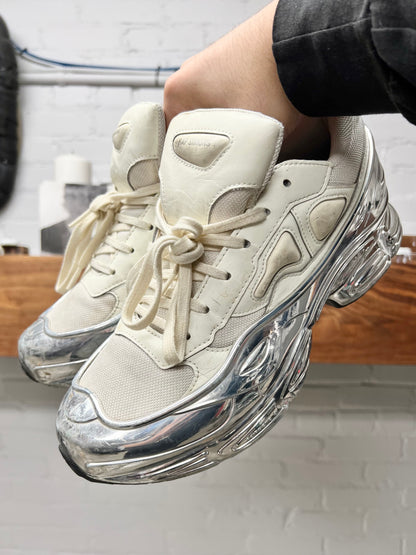 Raf Simons x Adidas ‘Ozweegos V3’ Silver/Cream Metallic Low Top Sneakers